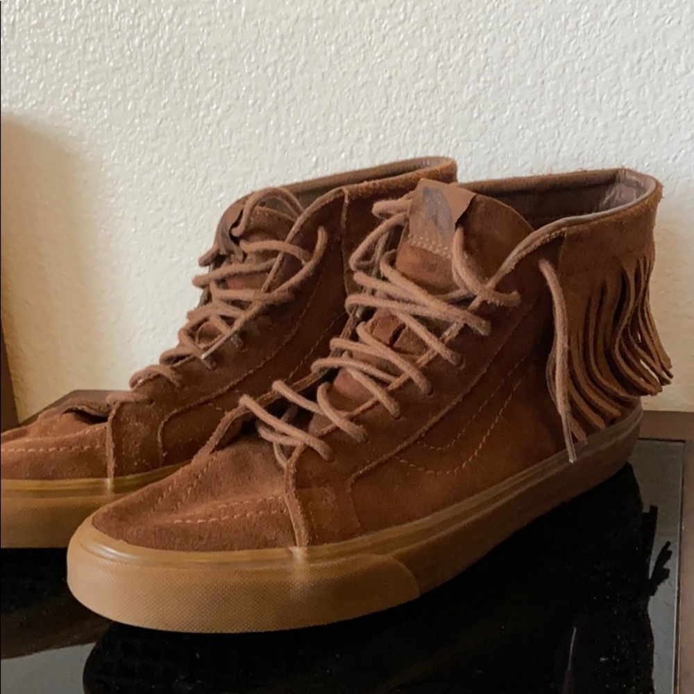 BRAND NEW never worn but lost the box 🥺